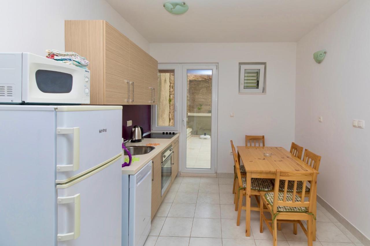 Apartments And Rooms Spiro Mimice Extérieur photo