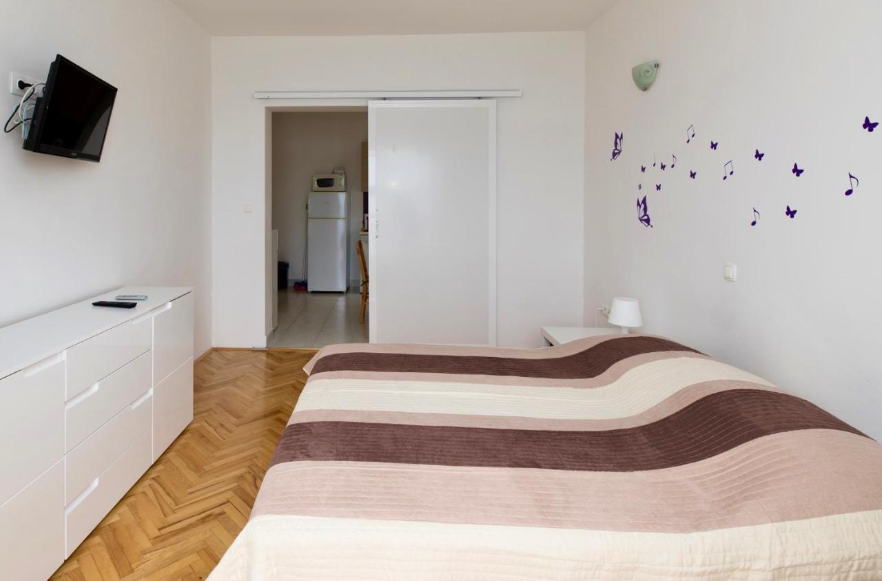 Apartments And Rooms Spiro Mimice Extérieur photo