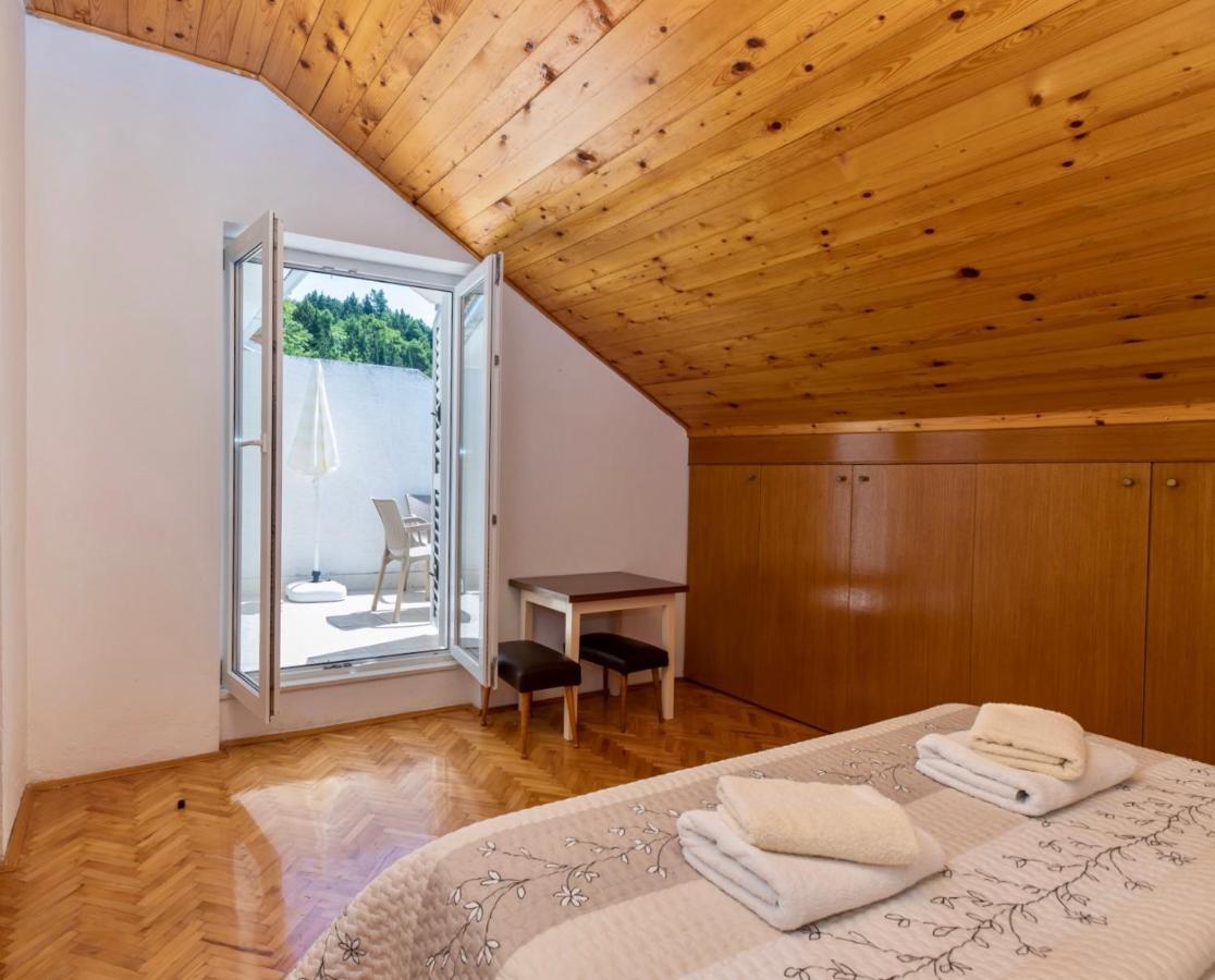 Apartments And Rooms Spiro Mimice Extérieur photo